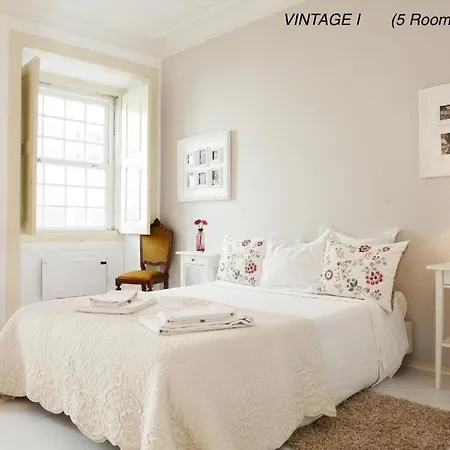 Alfama Vintage 1 Ten Guests - Alfama Vintage 2 Five Guests - Alfama Vintage 3 Three Guests-2